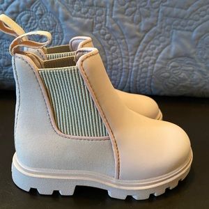 Natives boots Size C7 NWOT/EUC